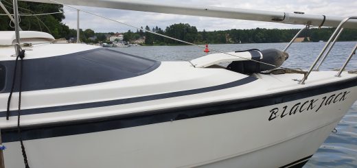 Unser Boot zum ersten Mal ins Wasser gelassen.